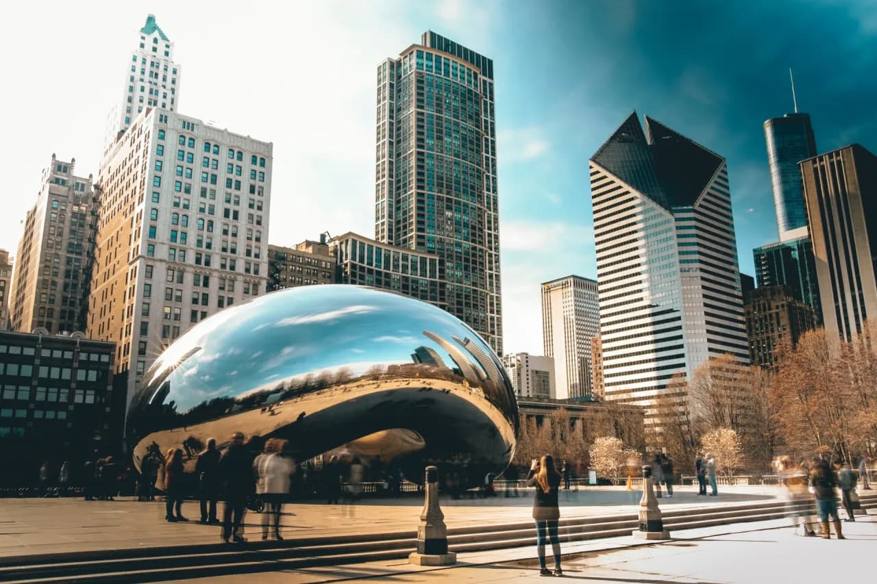 Ile trwa lot do Chicago? Zaskakujące fakty o czasie podróży
